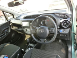
										Toyota Vitz Hybrid full									