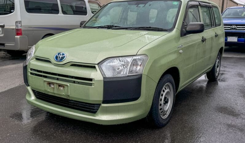 
								Toyota Succeed Hybrid full									