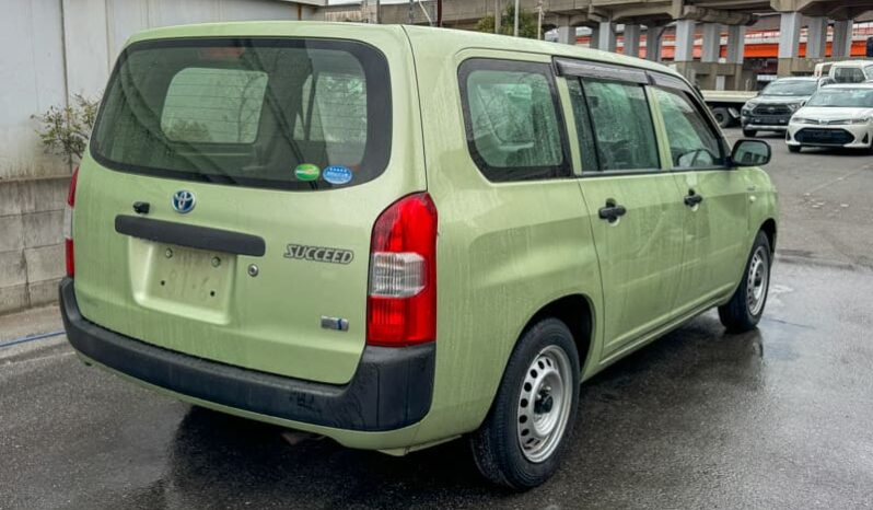 
								Toyota Succeed Hybrid full									