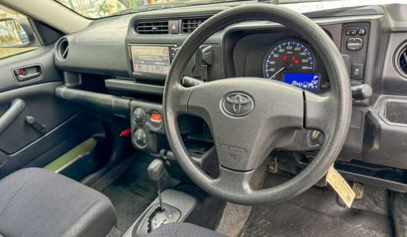 
								Toyota Succeed Hybrid full									