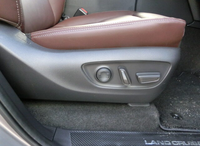 
								Toyota Landcruiser (Diesel) full									