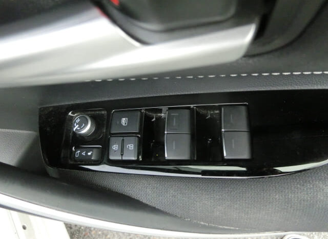 
								Toyota Corolla Hybrid full									