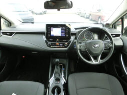 
										Toyota Corolla Hybrid full									