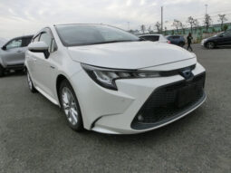 
										Toyota Corolla Hybrid full									