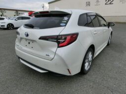 
										Toyota Corolla Hybrid full									