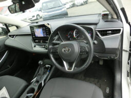
										Toyota Corolla Hybrid full									