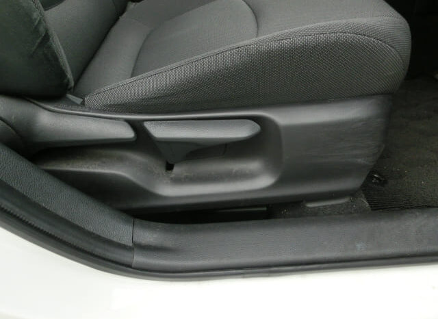 
								Toyota Corolla Hybrid full									