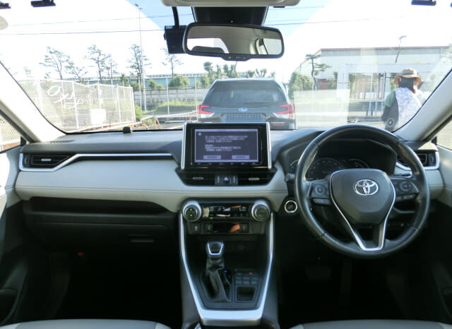 
								Toyota Rav 4 full									
