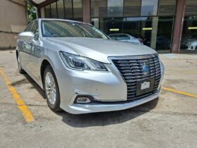 Toyota Crown Hybrid