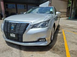 
										Toyota Crown Hybrid full									