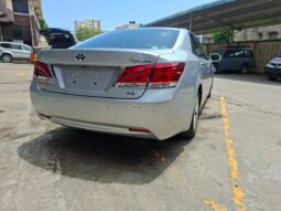 
										Toyota Crown Hybrid full									