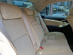 
										Toyota Crown Hybrid full									