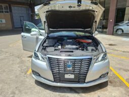 
										Toyota Crown Hybrid full									