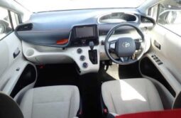 
										Toyota Sienta full									
