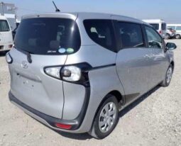 
										Toyota Sienta full									