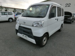 
										Daihatsu Hijet Cargo full									