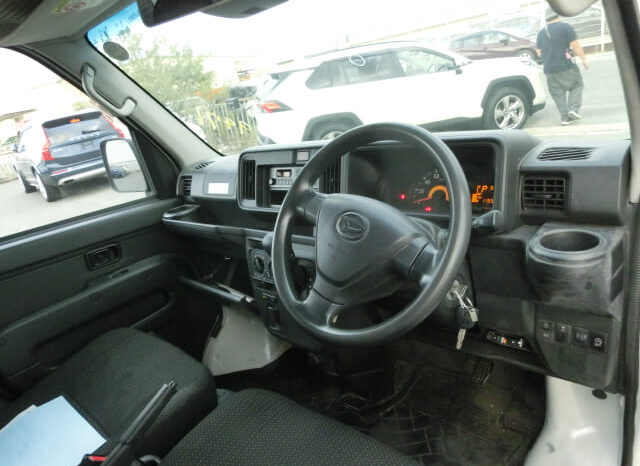 
								Daihatsu Hijet Cargo full									