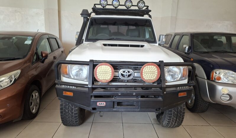 
								Toyota Landcruiser full									