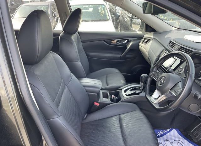 
								Nissan X-trail full									