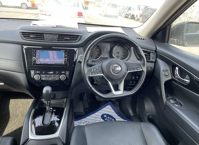 
								Nissan X-trail full									