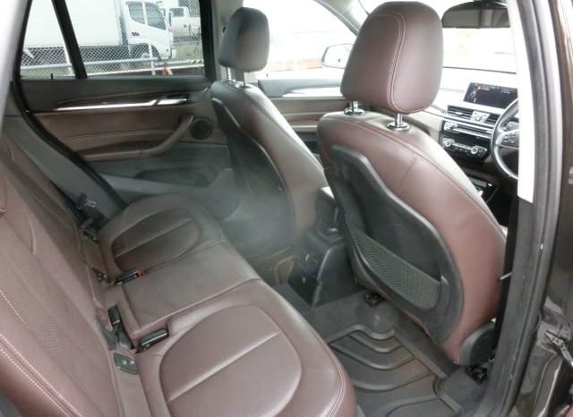 
								BMW X1 full									
