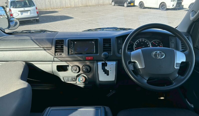 
								Toyota Regius Ace full									