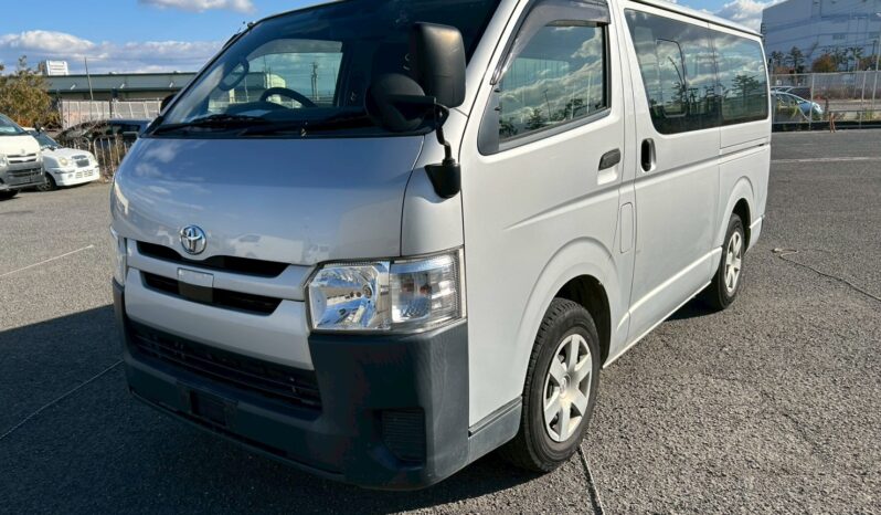 
								Toyota Regius Ace full									