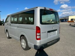 
										Toyota Regius Ace full									