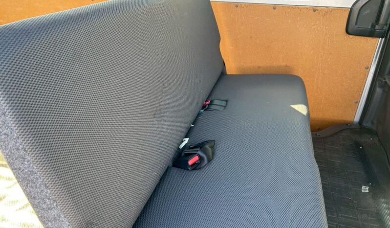 
								Toyota Regius Ace full									