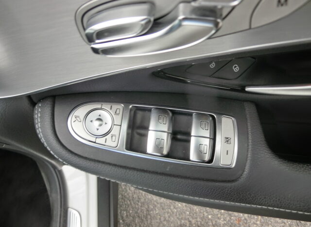 
								Mercedes Benz GLC full									