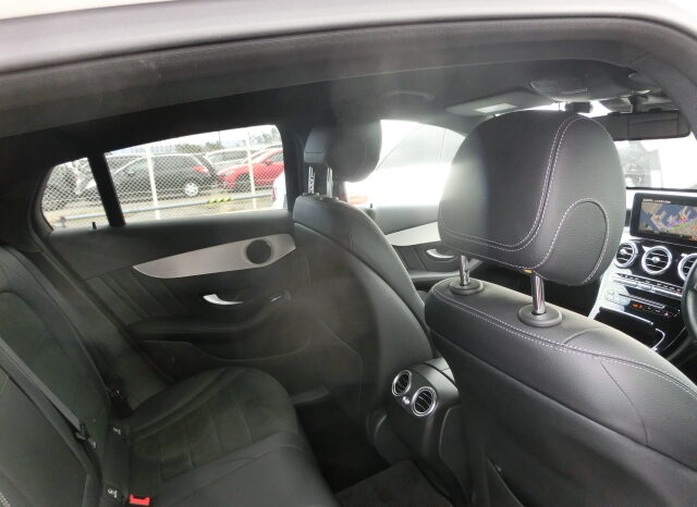 
								Mercedes Benz GLC full									