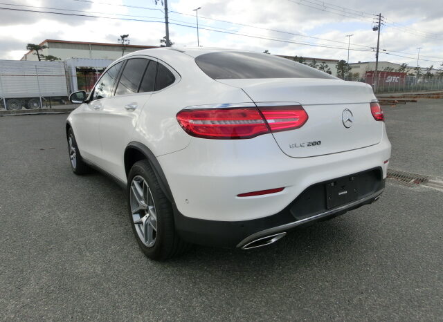 
								Mercedes Benz GLC full									