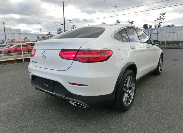 
								Mercedes Benz GLC full									