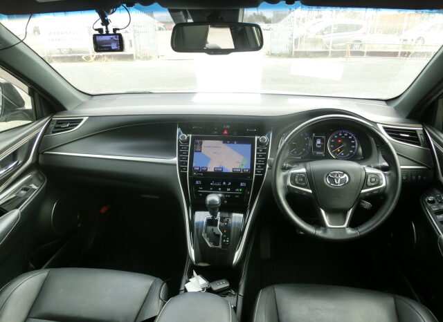 
								Toyota Harrier full									