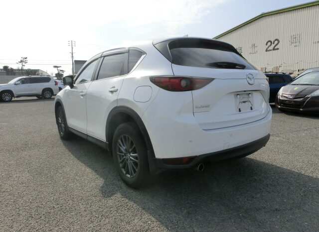 
								Mazda CX-5 full									