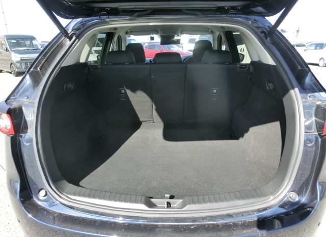 
								Mazda CX-5 full									