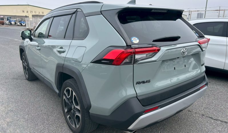 
								Toyota Rav4 full									
