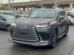 
										Lexus LX600 full									