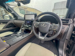 
										Lexus LX600 full									