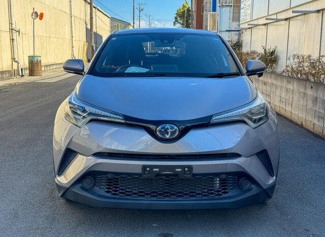 
								Toyota CH-R full									