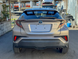 
										Toyota CH-R full									