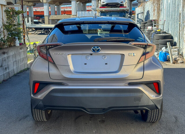 
								Toyota CH-R full									