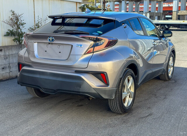 
								Toyota CH-R full									