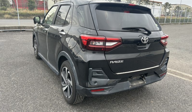 
								Toyota Raize full									