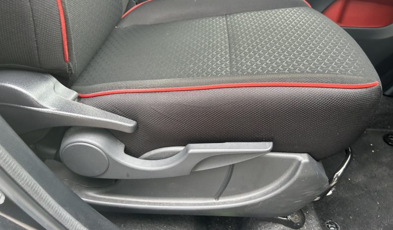 
								Toyota Raize full									