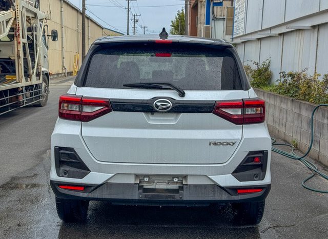 
								Daihatsu Rocky full									
