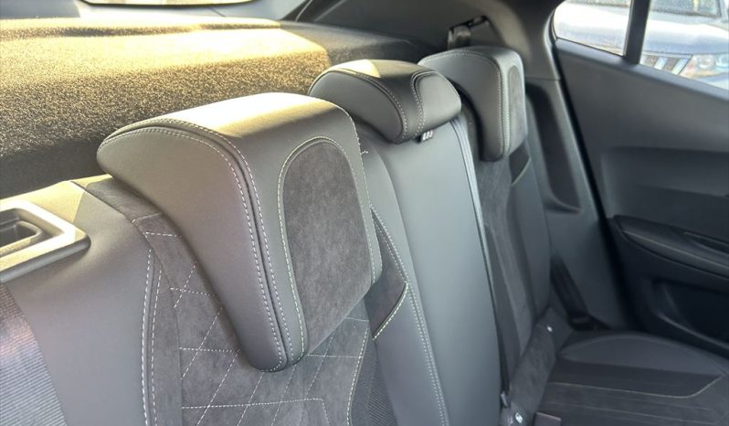 
								Peugeot 2008 full									