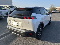 
										Peugeot 2008 full									