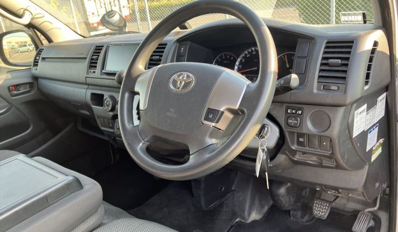 
								Toyota Hiace full									