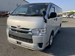 
										Toyota Hiace full									